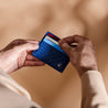 حافظة بطاقات NES NAJIM منقوشة باللون الأزرق الداكن