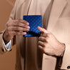 محفظة NES NAJIM منقوشة باللون الأزرق الداكن